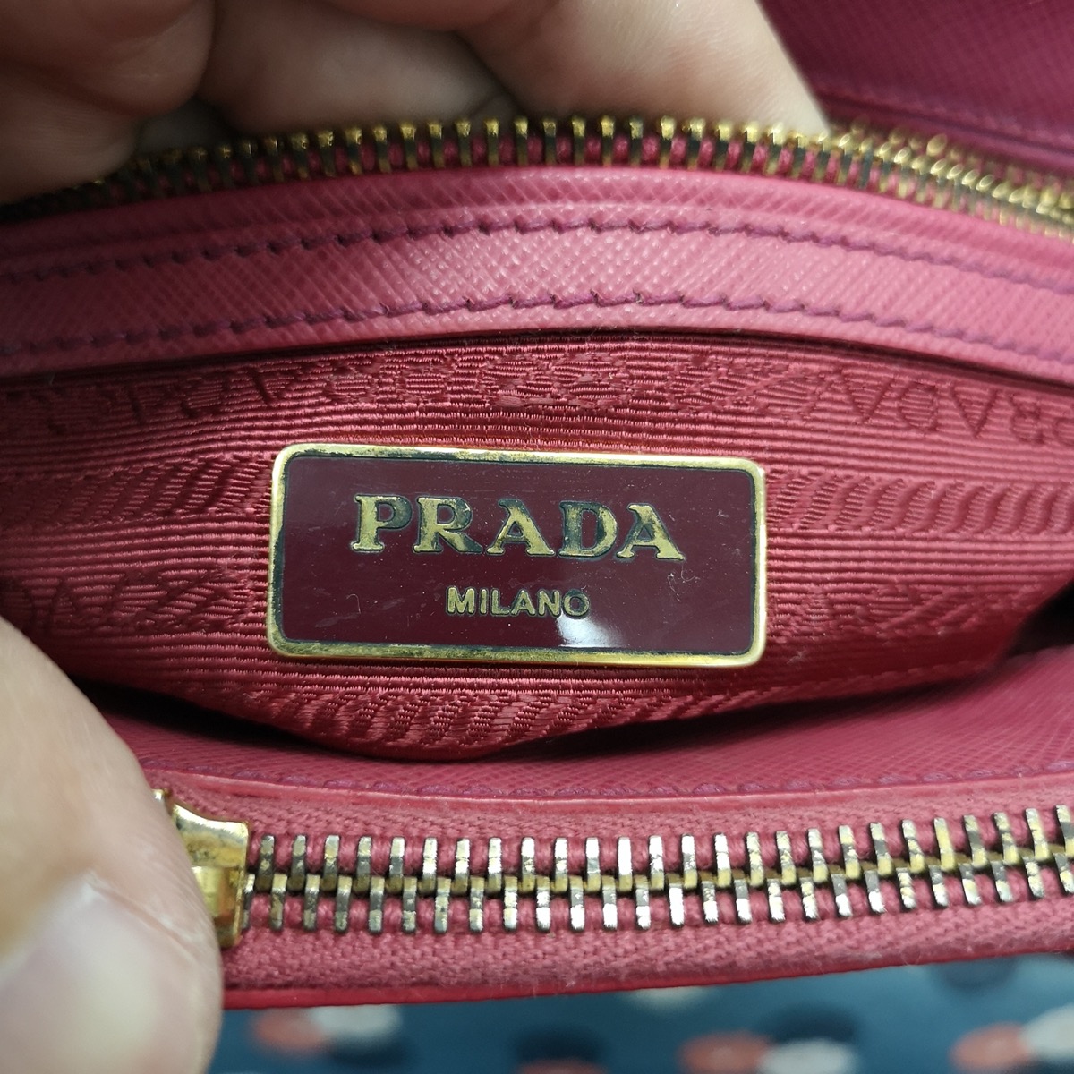 Prada (プラダ) Double Zip Lux Tote — 内ラベル