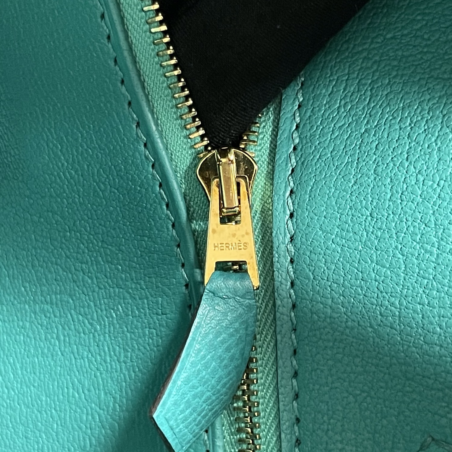 Hermes (爱马仕) Wallets — 拉链（正面）