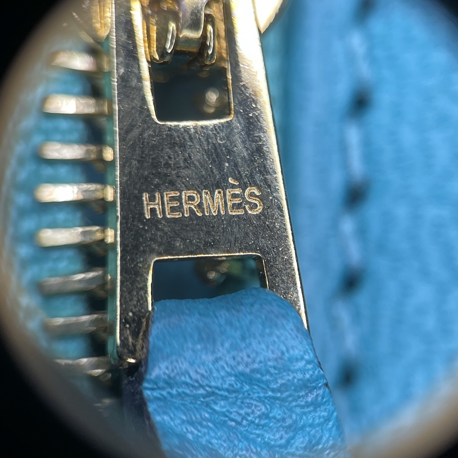 Hermes (爱马仕) Wallets — 拉链头