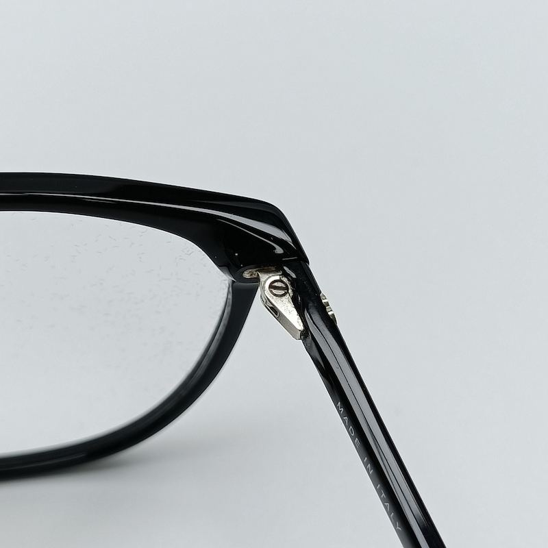 Dolce & Gabbana Glasses — Screw Details (2)