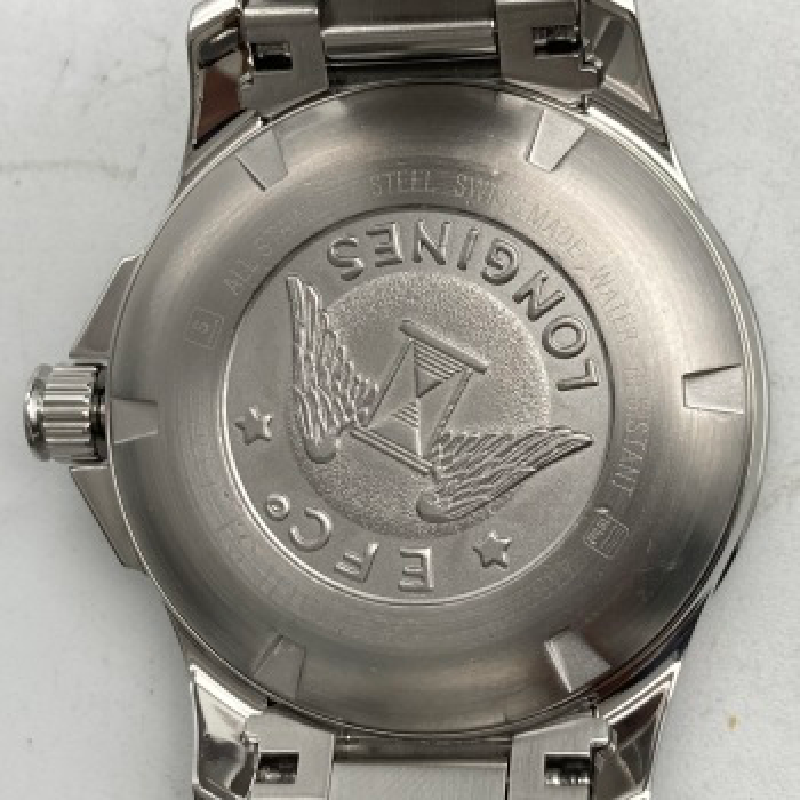 LONGINES (ロンジン) ALL — ケースバックのクローズアップ