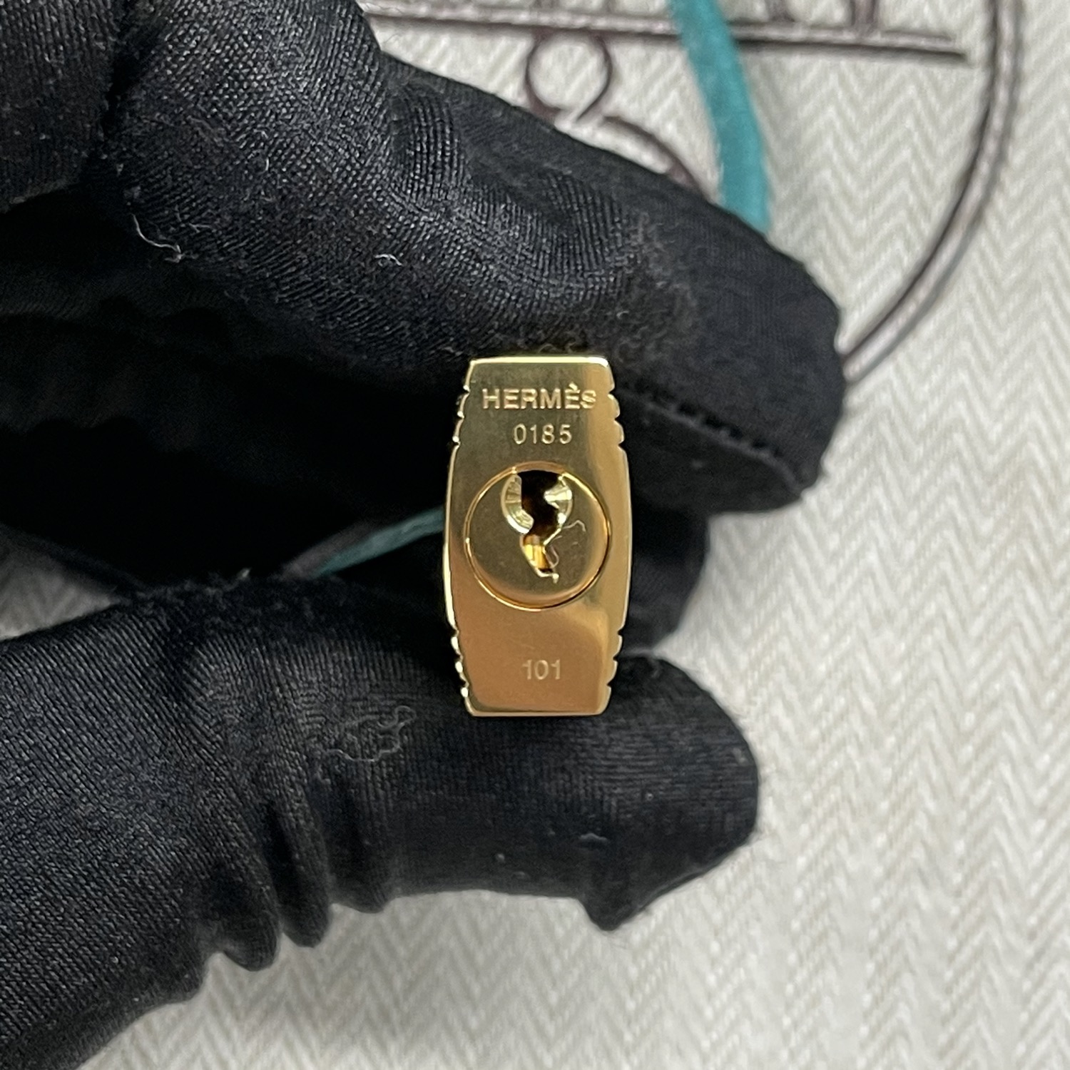Hermes (爱马仕) Wallets — 附加配件