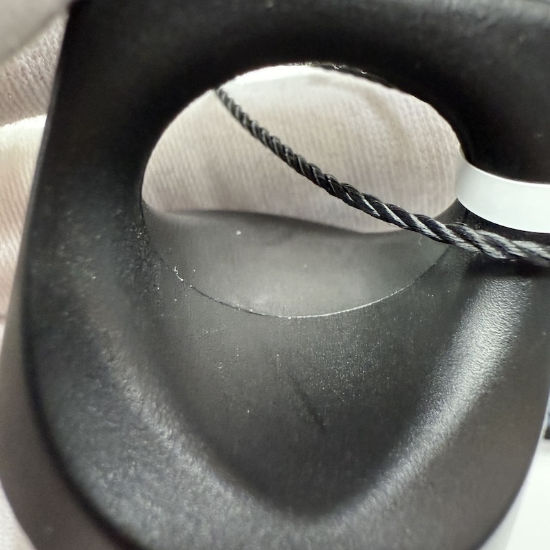 Saint Laurent / YSL (サンローラン) 水筒 — カップ蓋の詳細​ (4)