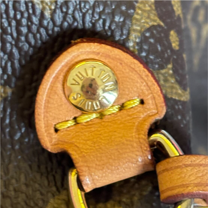 Cartier (カルティエ) Chain Bag — リベット