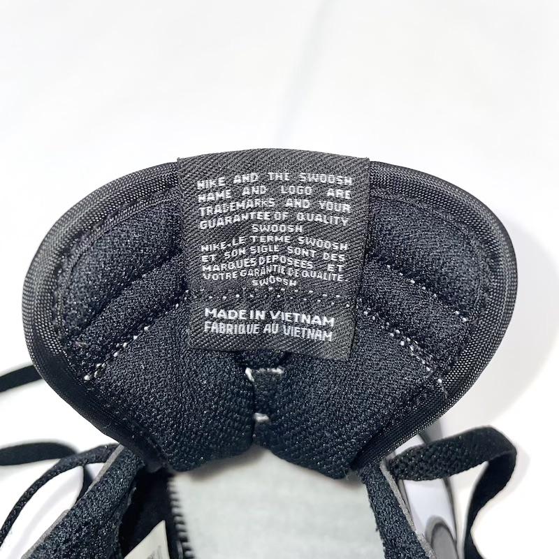 Nike Kobe 9 — Język buta od wewnątrz (prawa strona)