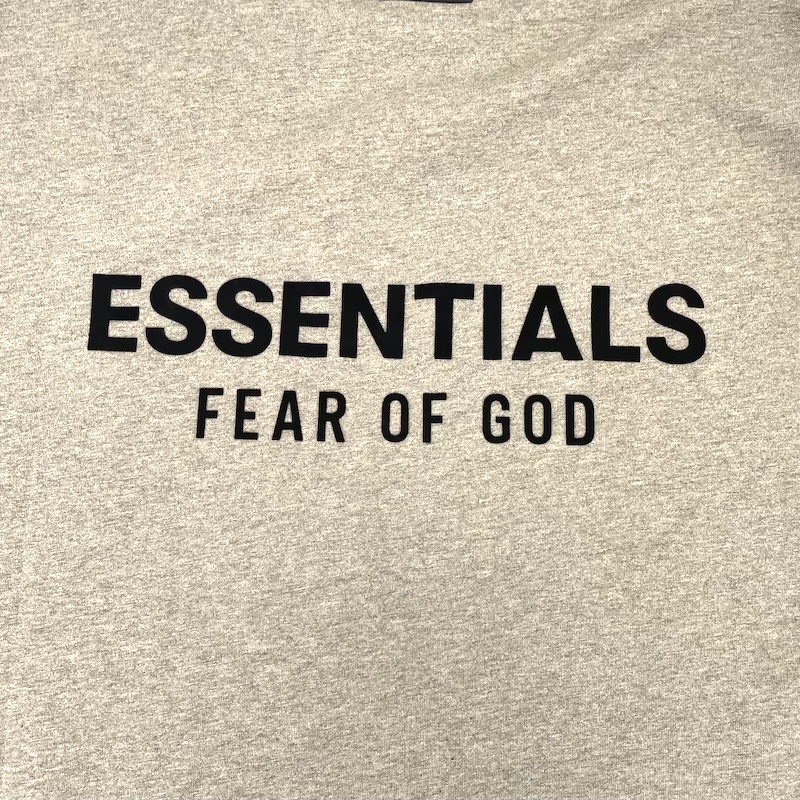 FEAR OF GOD Essentials (フィア・オブ・ゴッド エッセンシャルズ) Clothing — ブランドロゴ(裏)