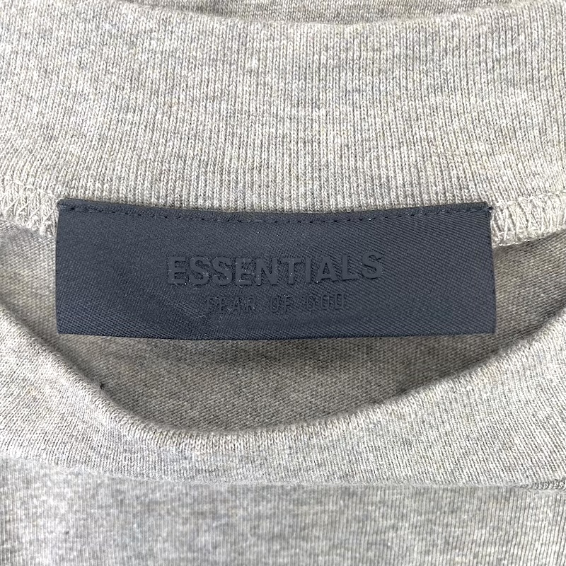 FEAR OF GOD Essentials (フィア・オブ・ゴッド エッセンシャルズ) Clothing — 内ラベル(正面)