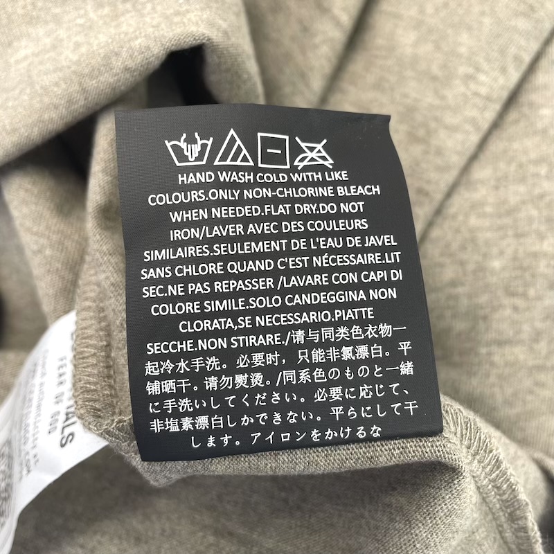 FEAR OF GOD Essentials (フィア・オブ・ゴッド エッセンシャルズ) Clothing — 洗濯表示タグ(裏)