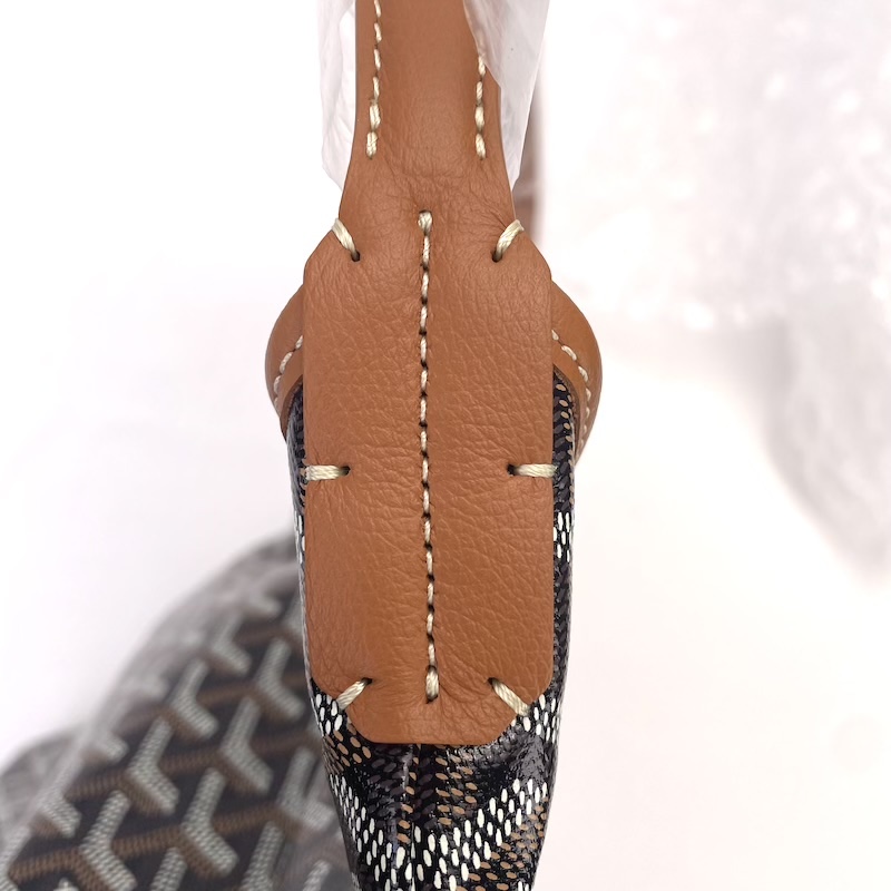 Goyard (ゴヤール) Beluga — バックル