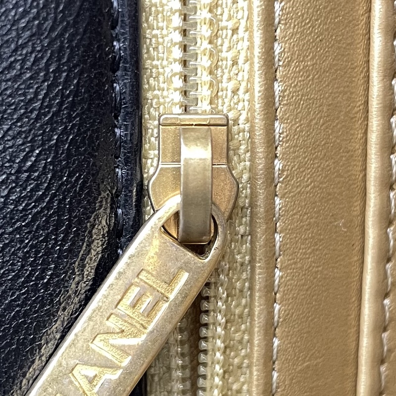 Chanel Deauville Tote — Zipper (Front)