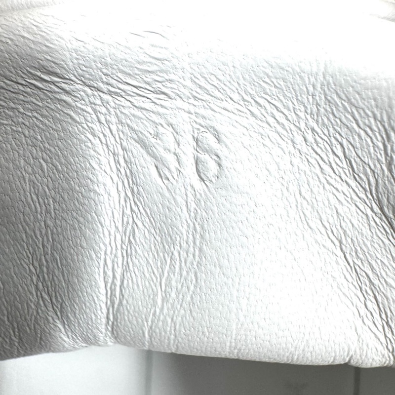 Hermes (エルメス) Sneakers — シュータン裏