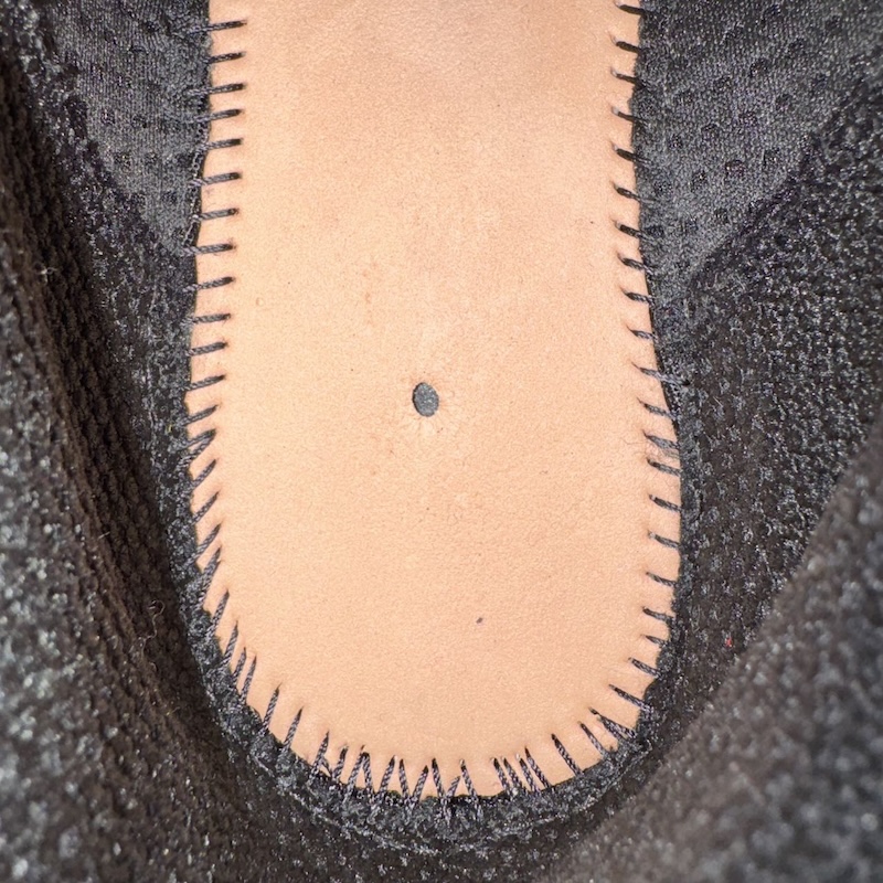 Balenciaga (バレンシアガ) Sports Shoes — インソール縫い目(左)