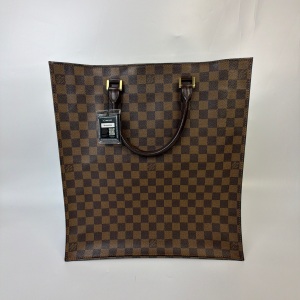 Louis Vuitton Louis Vuitton Damier Ebene Sac Plat