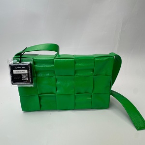 Bottega Veneta Bottega Veneta Parakeet Green Leather Padded Cassette Bag