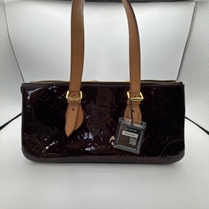 Louis Vuitton Louis Vuitton Monogram Vernis Bedford Amarante