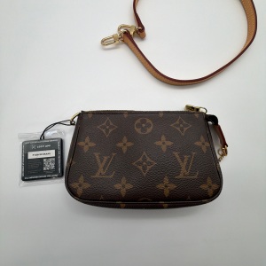 Louis Vuitton Louis Vuitton Monogram Pochette Accessoires