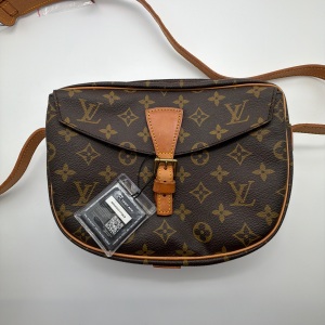 Louis Vuitton Louis Vuitton Monogram Chantilly PM