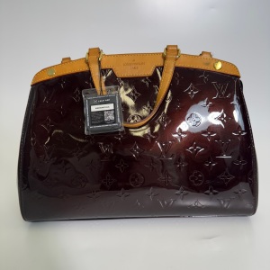 Louis Vuitton Louis Vuitton Monogram Vernis Bellevue PM Amarante