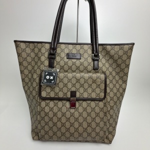 Gucci Gucci GG Supreme Canvas Tote with Front Pocket