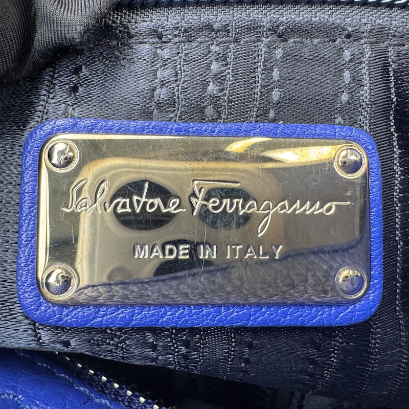 Ferragamo (フェラガモ) Handbags — 内ラベル