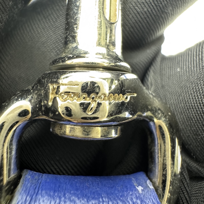 Ferragamo (フェラガモ) Handbags — 金属の刻印