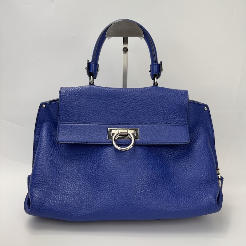 Ferragamo (フェラガモ) Handbags — 正面