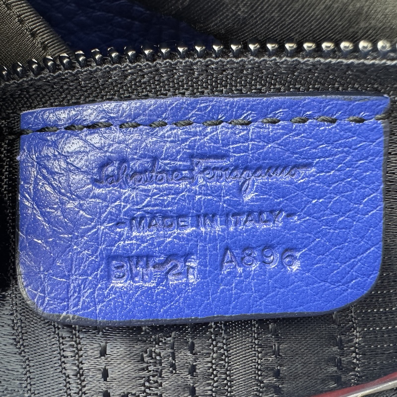 Ferragamo (フェラガモ) Handbags — 型番