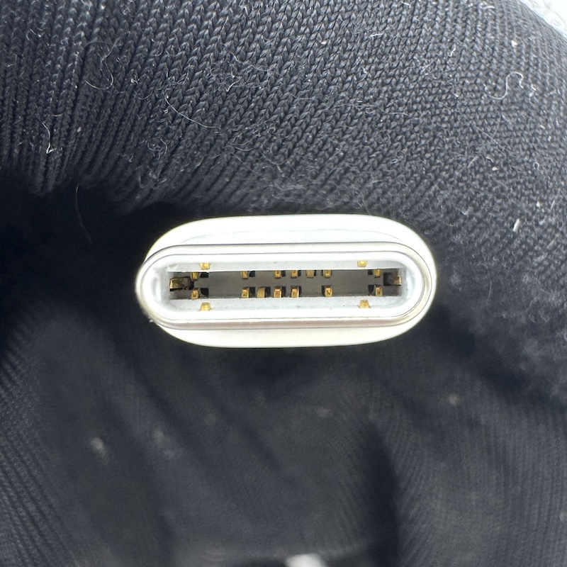 Samsung Charging Cable — Port Top View​