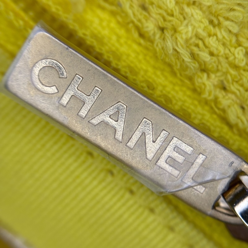 Chanel Chanel 19 — Zipper Puller (Front)