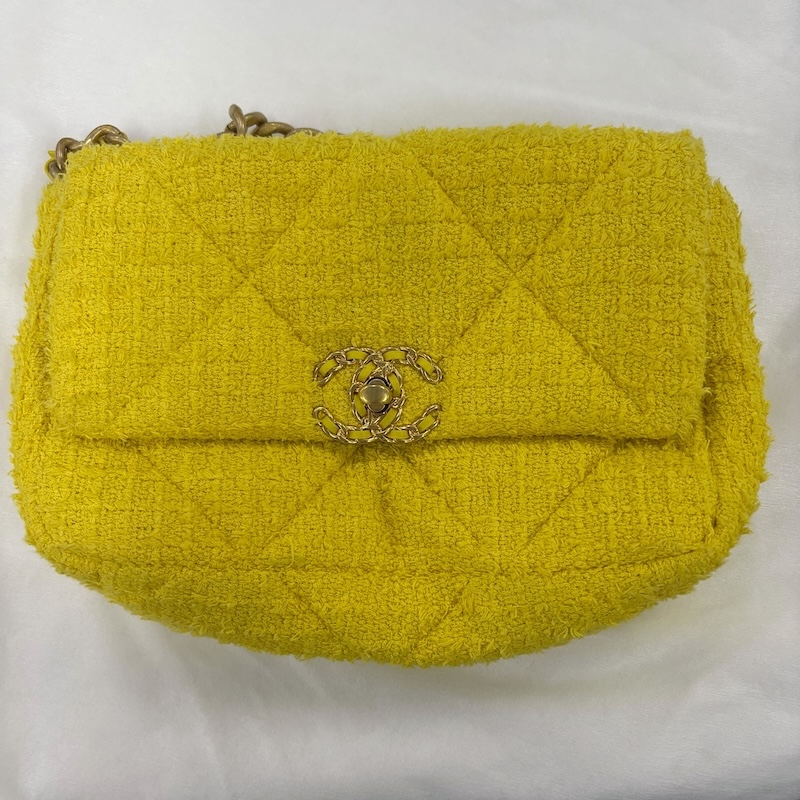 Chanel Chanel 19 — Front