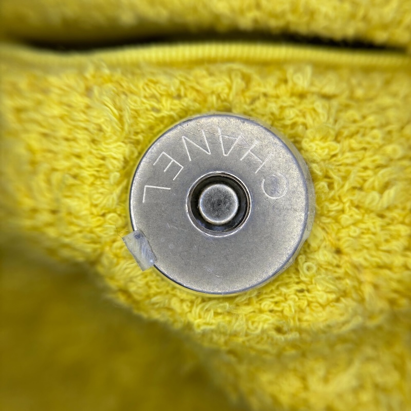 Chanel Chanel 19 — Button (Front)