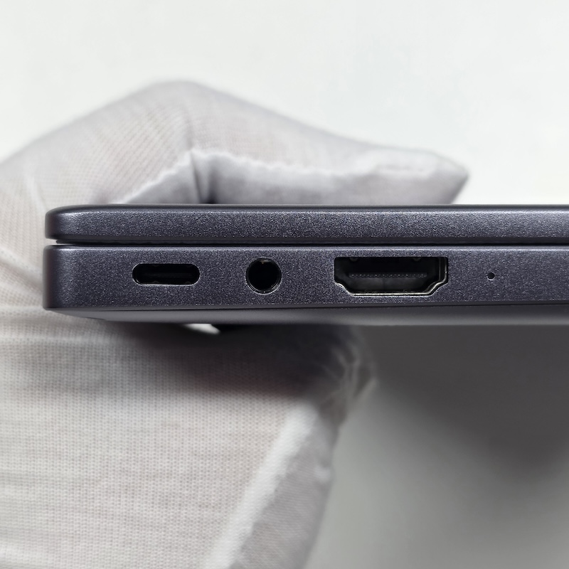 HUAWEI NoteBook — Port 1 Structural Close-up