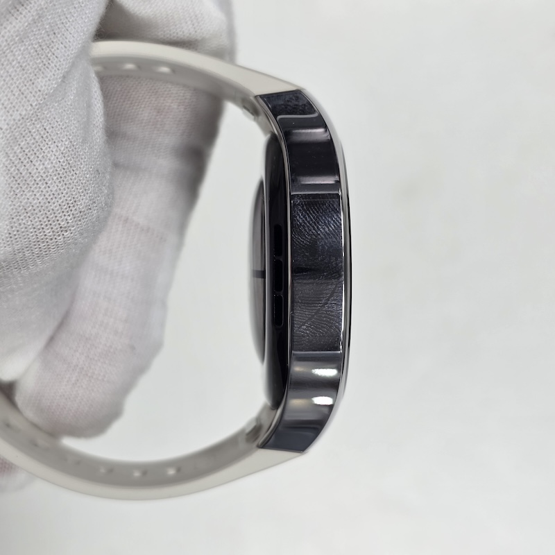 HUAWEI Smartwatch — Right Side View