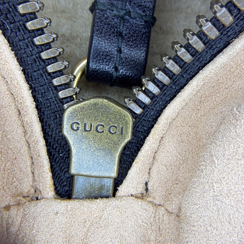 Gucci (グッチ) GG Marmont Belt Bag — ファスナー(裏)