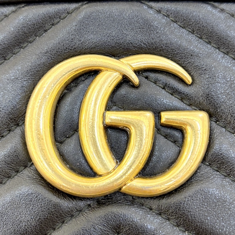 Gucci (グッチ) GG Marmont Flap — ブランドロゴ