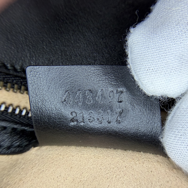 Gucci (グッチ) GG Marmont Flap — 型番