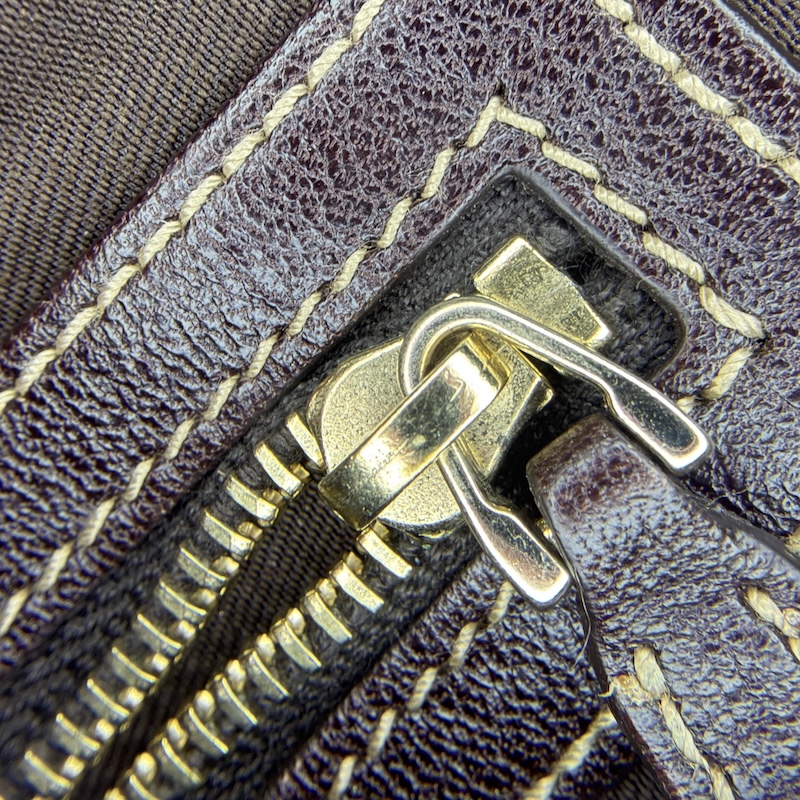 Gucci (グッチ) Pelham — ファスナー(正面)