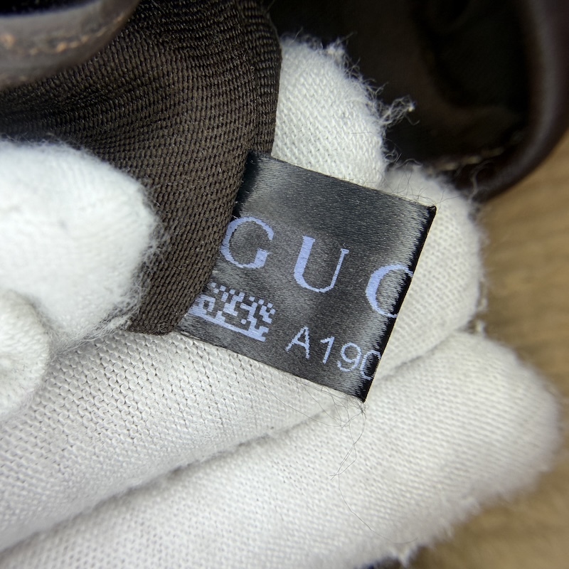 Gucci (グッチ) Pelham — 内ラベル (1)