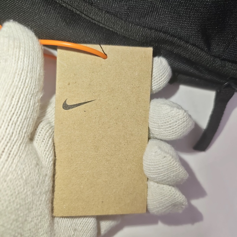 Nike Backpacks — Metka (przód)