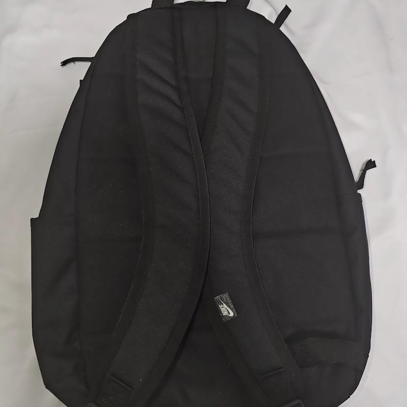 Nike Backpacks — Tył