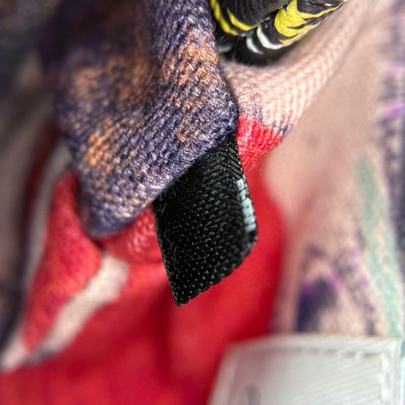 Vivienne Westwood (ヴィヴィアン・ウエストウッド) Handbags — 製造タグ詳細