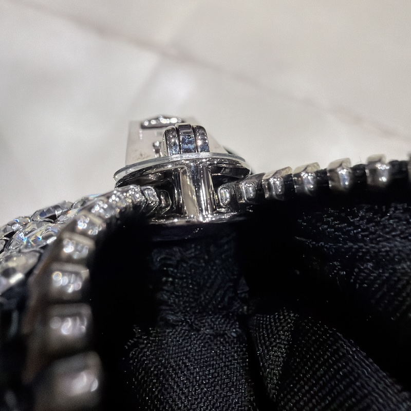 Alexander Wang (アレキサンダー・ワン) Handbags — ジッパープルタブ穴