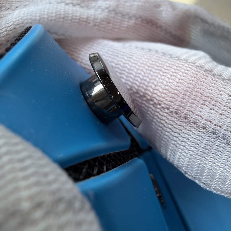 Issey Miyake (三宅一生) Handbags — ストラップ調節バックル