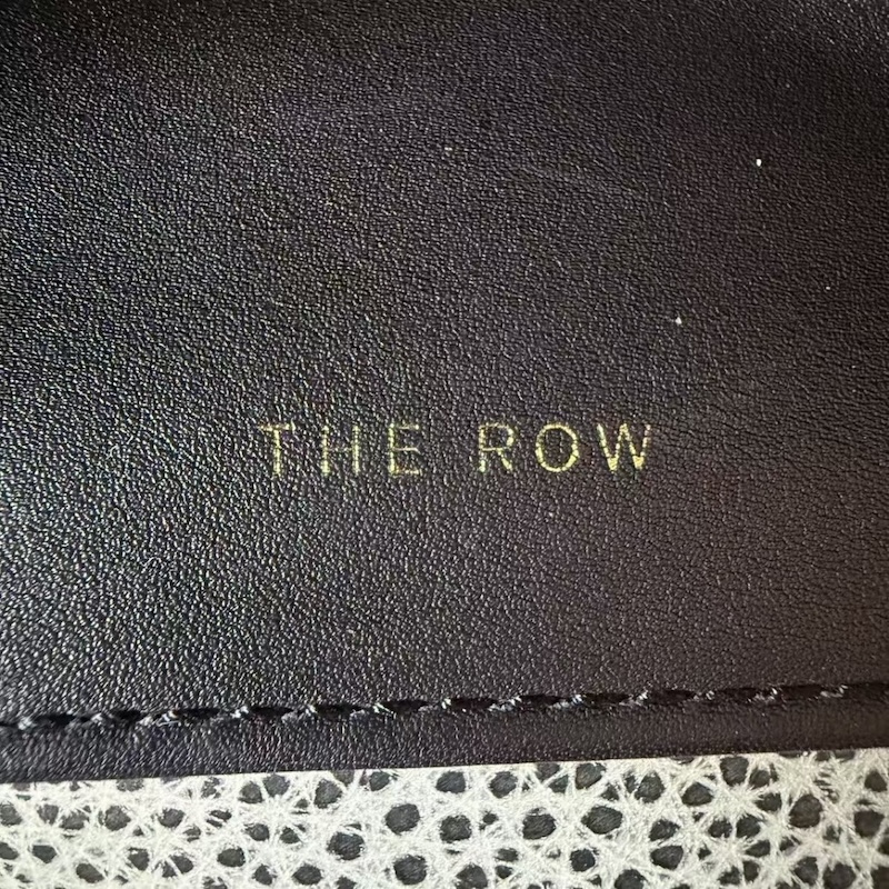 The Row Handbags — 品牌标志