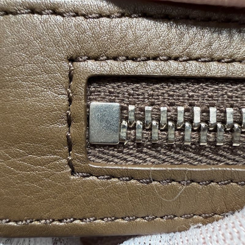 The Row Handbags — 前后拉链末端（1）